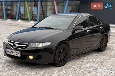 Седан Honda Accord 2004 в Киеве