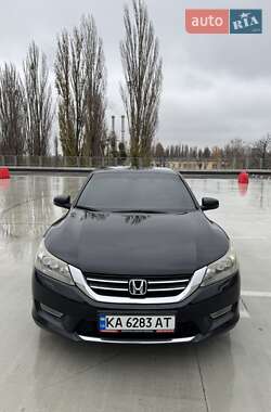 Седан Honda Accord 2013 в Киеве