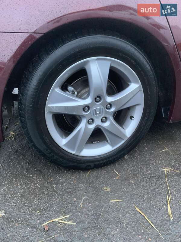 Седан Honda Accord 2010 в Ровно