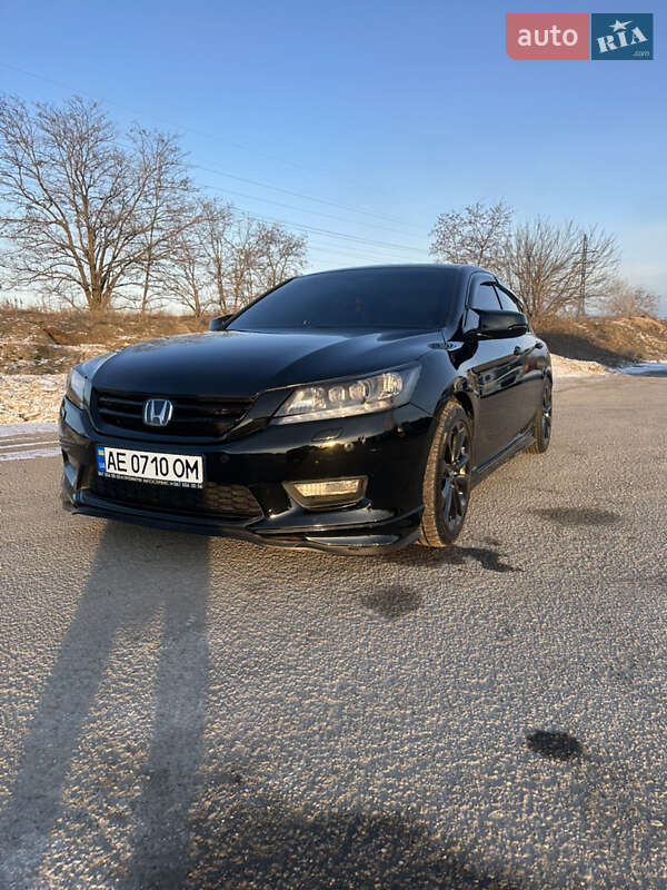 Седан Honda Accord 2013 в Днепре