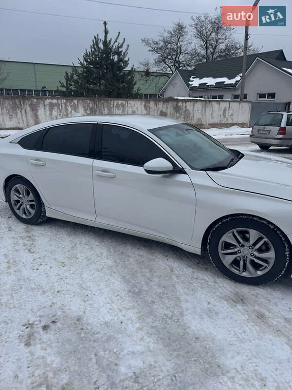 Седан Honda Accord 2018 в Львове