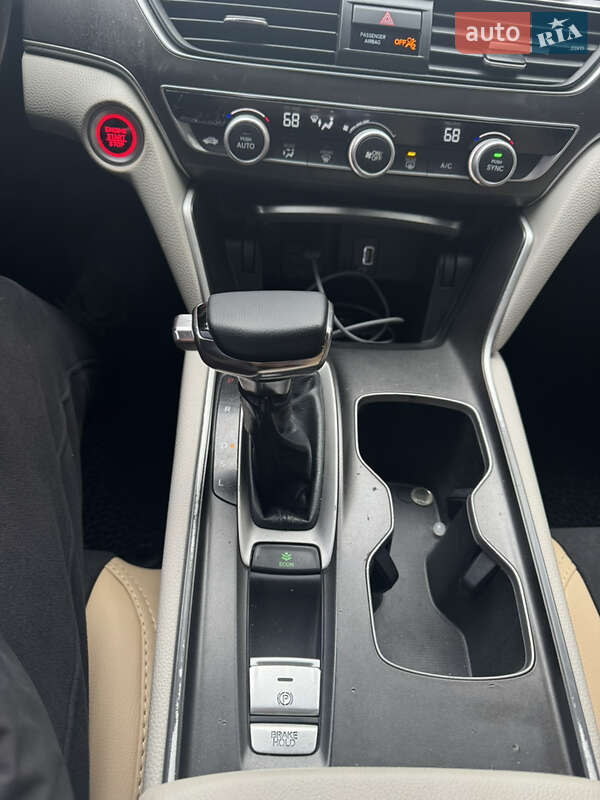 Седан Honda Accord 2018 в Львове