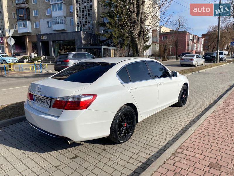 Седан Honda Accord 2013 в Киеве