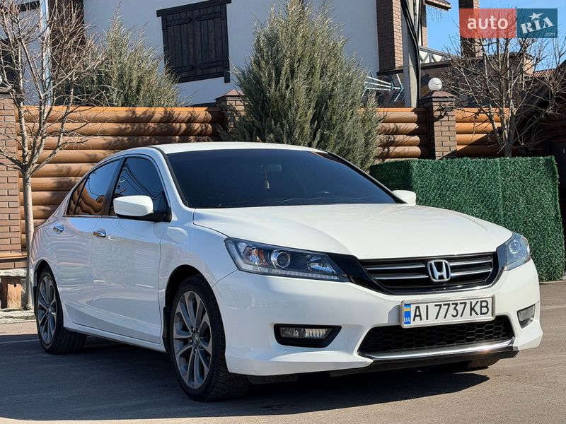 Седан Honda Accord 2014 в Киеве
