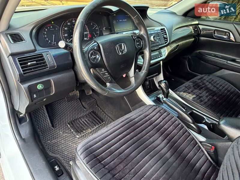 Седан Honda Accord 2014 в Киеве