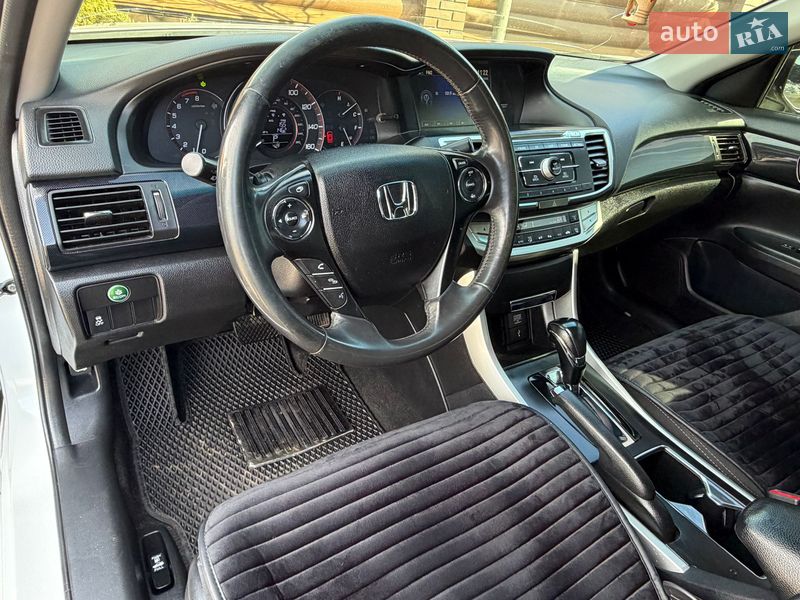 Седан Honda Accord 2014 в Киеве