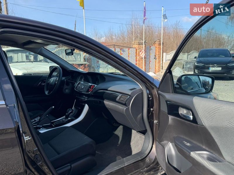 Седан Honda Accord 2016 в Хмельницком
