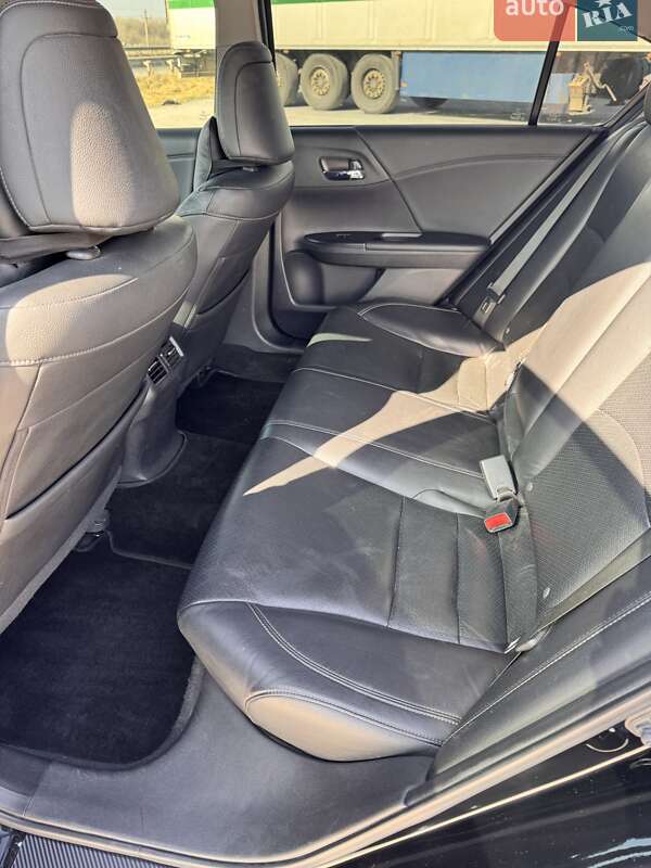 Седан Honda Accord 2015 в Виннице