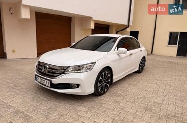 Седан Honda Accord 2015 в Мостиській