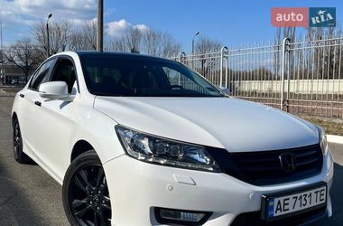 Седан Honda Accord 2013 в Києві