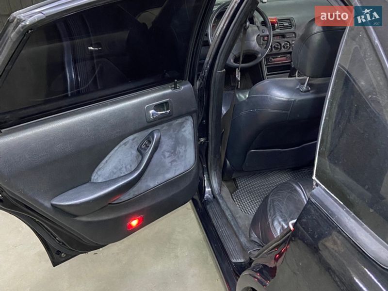 Седан Honda Accord 1993 в Киеве