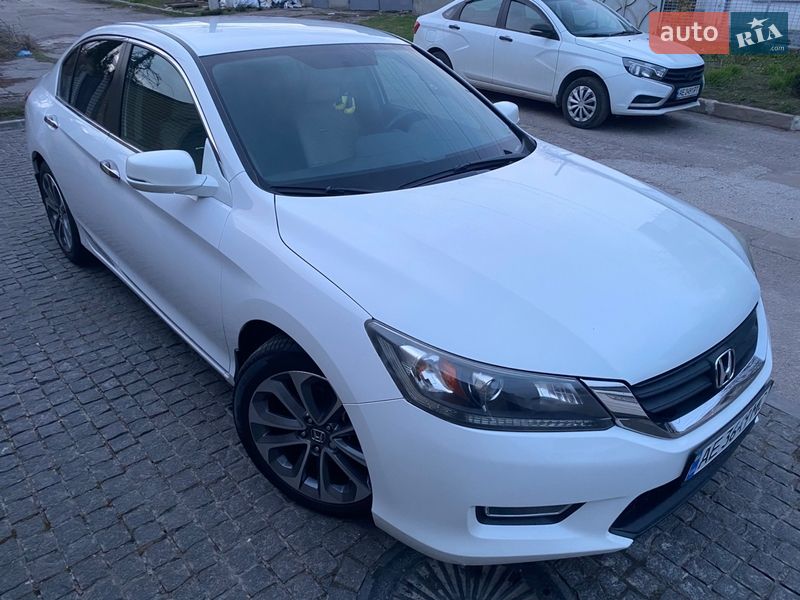 Седан Honda Accord 2013 в Днепре