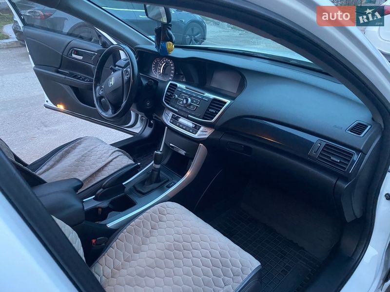 Седан Honda Accord 2013 в Днепре