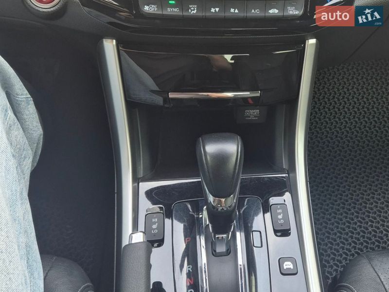 Седан Honda Accord 2016 в Днепре