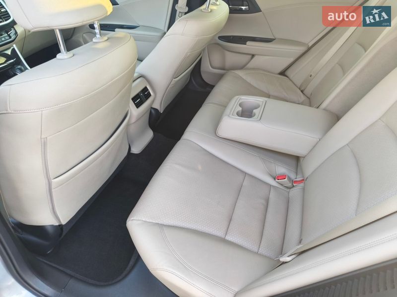 Седан Honda Accord 2017 в Днепре