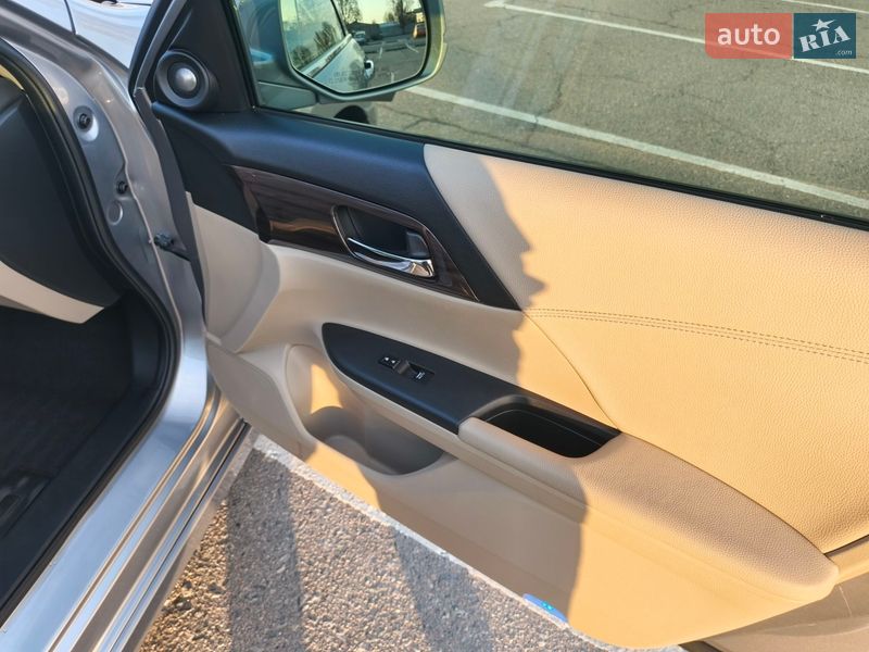 Седан Honda Accord 2017 в Днепре