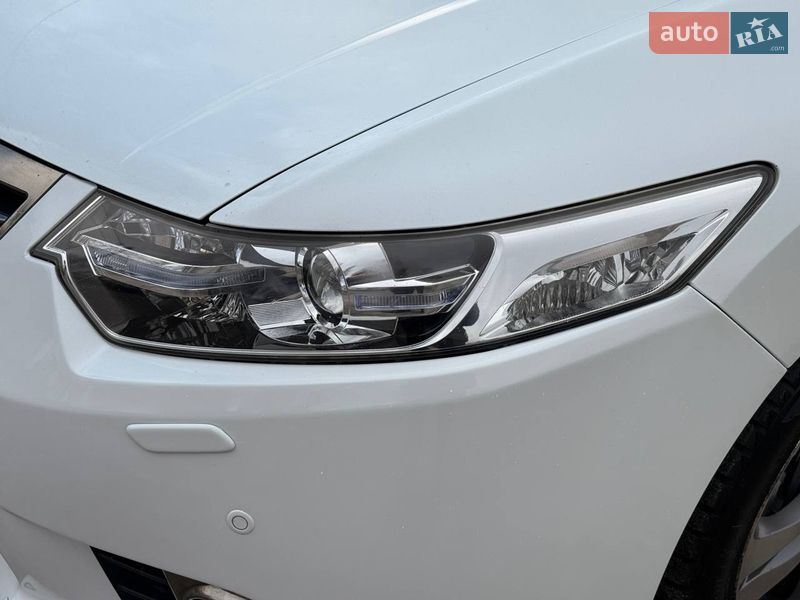 Седан Honda Accord 2012 в Охтирці