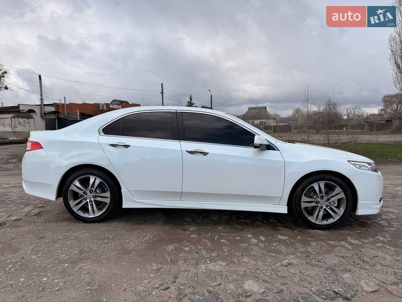 Седан Honda Accord 2012 в Охтирці