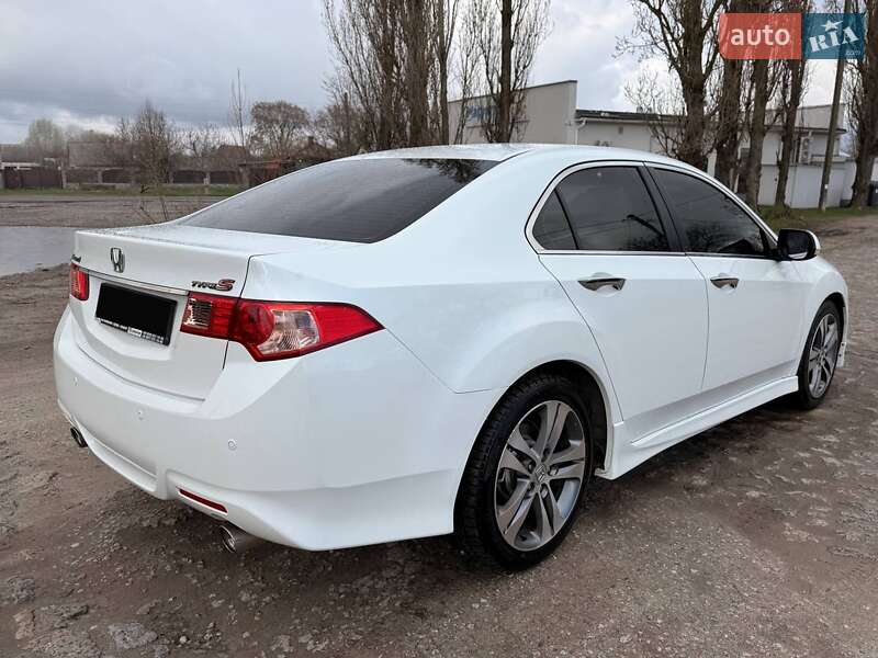 Седан Honda Accord 2012 в Охтирці