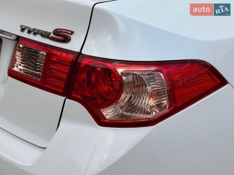 Седан Honda Accord 2012 в Охтирці