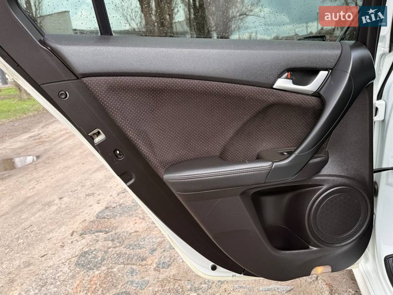 Седан Honda Accord 2012 в Охтирці