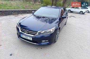 Седан Honda Accord 2015 в Тернополі