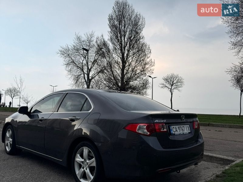 Седан Honda Accord 2010 в Черкассах