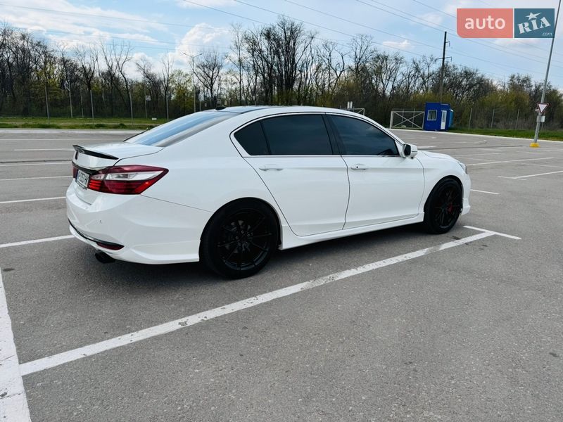 Седан Honda Accord 2017 в Дніпрі