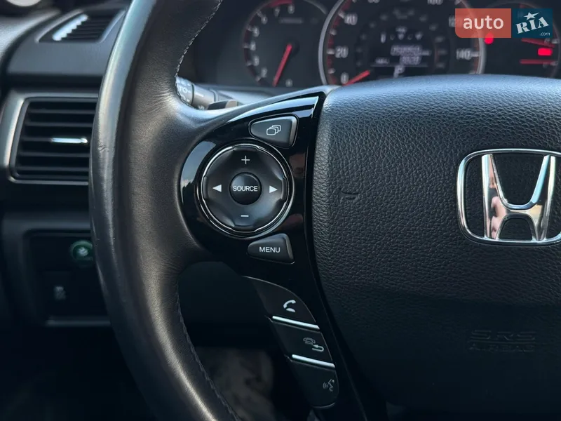 Honda Accord 2017 VIN 1HGCT1B82HA008105 фото оголошення 11 з 81