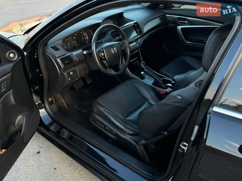 Honda Accord 2017 VIN 1HGCT1B82HA008105 фото оголошення 12 з 81