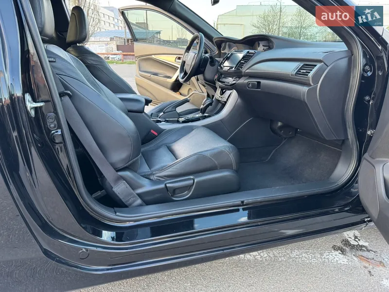 Honda Accord 2017 VIN 1HGCT1B82HA008105 фото оголошення 19 з 81