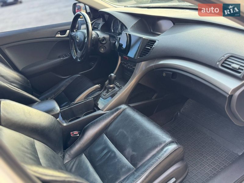 Седан Honda Accord 2010 в Днепре