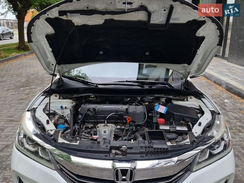 Седан Honda Accord 2015 в Ужгороде