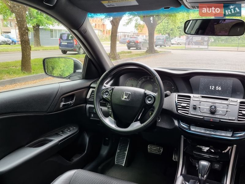Седан Honda Accord 2015 в Ужгороде