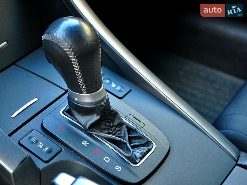 Седан Honda Accord 2012 в Киеве