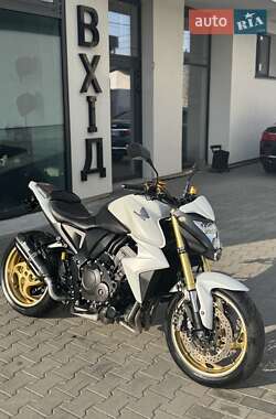 Мотоцикл Без обтекателей (Naked bike) Honda CB 1000R 2014 в 