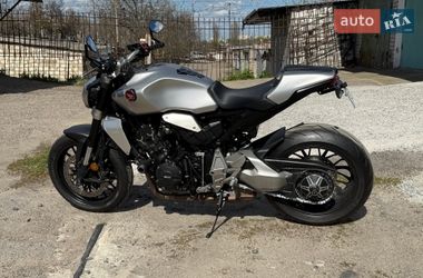 Мотоцикл Без обтекателей (Naked bike) Honda CB 1000R 2021 в Николаеве