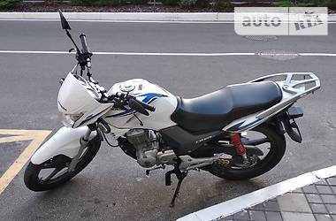 honda cb125 в белом цвете