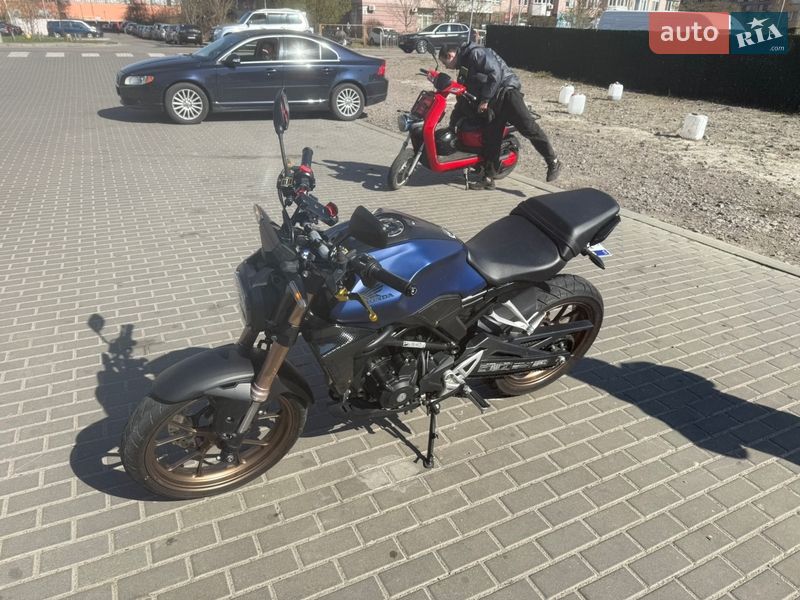 Мотоцикл Без обтекателей (Naked bike) Honda CB 300F 2020 в Киеве фото 5 Мотоцикл Без обтекателей (Naked bike) Honda CB 300F 2020 в Киеве