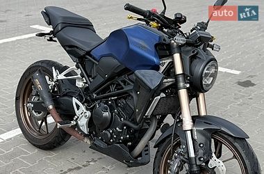 Мотоцикл Без обтекателей (Naked bike) Honda CB 300F 2020 в Киеве
