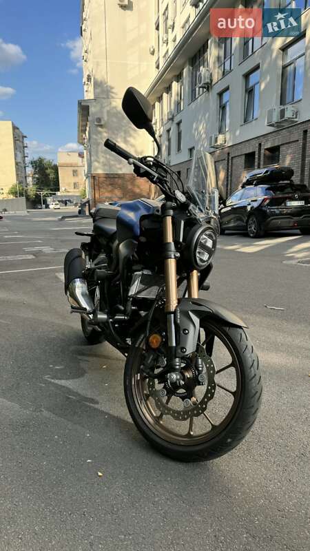 Мотоцикл Без обтекателей (Naked bike) Honda CB 300R 2021 в Днепре фото 12 Мотоцикл Без обтекателей (Naked bike) Honda CB 300R 2021 в Днепре