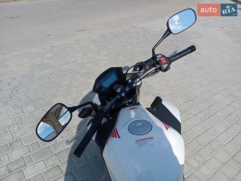 Мотоцикл Без обтекателей (Naked bike) Honda CB 400F 2013 в Виннице