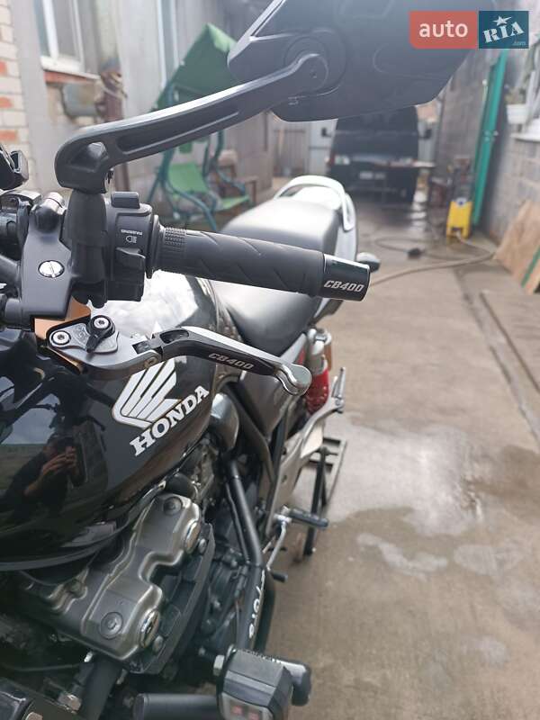 Мотоцикл Классік Honda CB 400SF 2003 в Слов'янську фото 73 Мотоцикл Классік Honda CB 400SF 2003 в Слов'янську