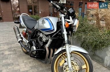 Спортбайк Honda CB 400SF 2004 в Одессе