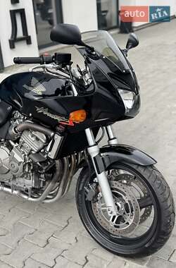 Мотоцикл Спорт-туризм Honda CB 600F Hornet 2000 в 