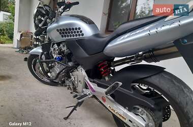 Мотоцикл Без обтекателей (Naked bike) Honda CB 600F Hornet 1998 в 