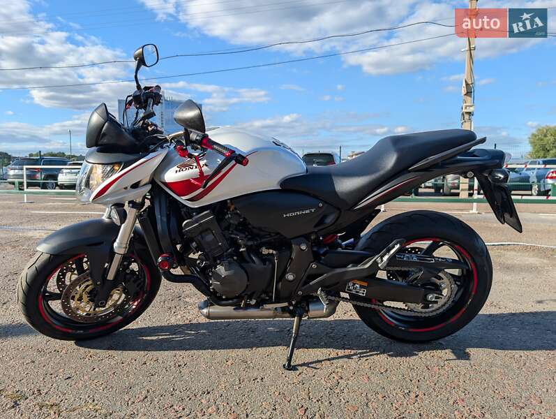 Мотоцикл Без обтекателей (Naked bike) Honda CB 600F Hornet 2010 в 