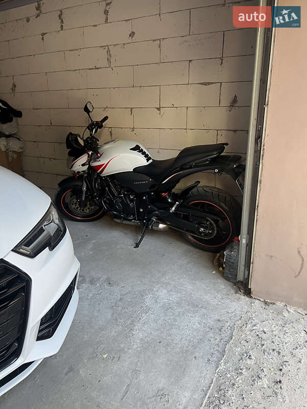 Спортбайк Honda CB 600F Hornet 2008 в Днепре фото 14 Спортбайк Honda CB 600F Hornet 2008 в Днепре