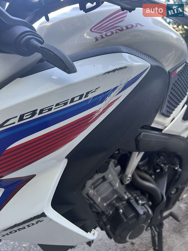 Мотоцикл Без обтекателей (Naked bike) Honda CB 650F 2015 в Киеве фото 6 Мотоцикл Без обтекателей (Naked bike) Honda CB 650F 2015 в Киеве