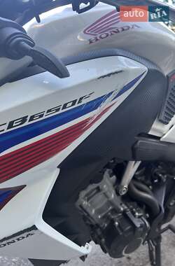 Мотоцикл Без обтекателей (Naked bike) Honda CB 650F 2015 в 